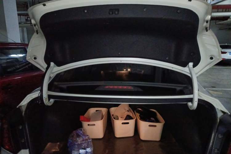 Used Hyundai Mistra 2014 1.8L Automatic Smart GLS Trunk