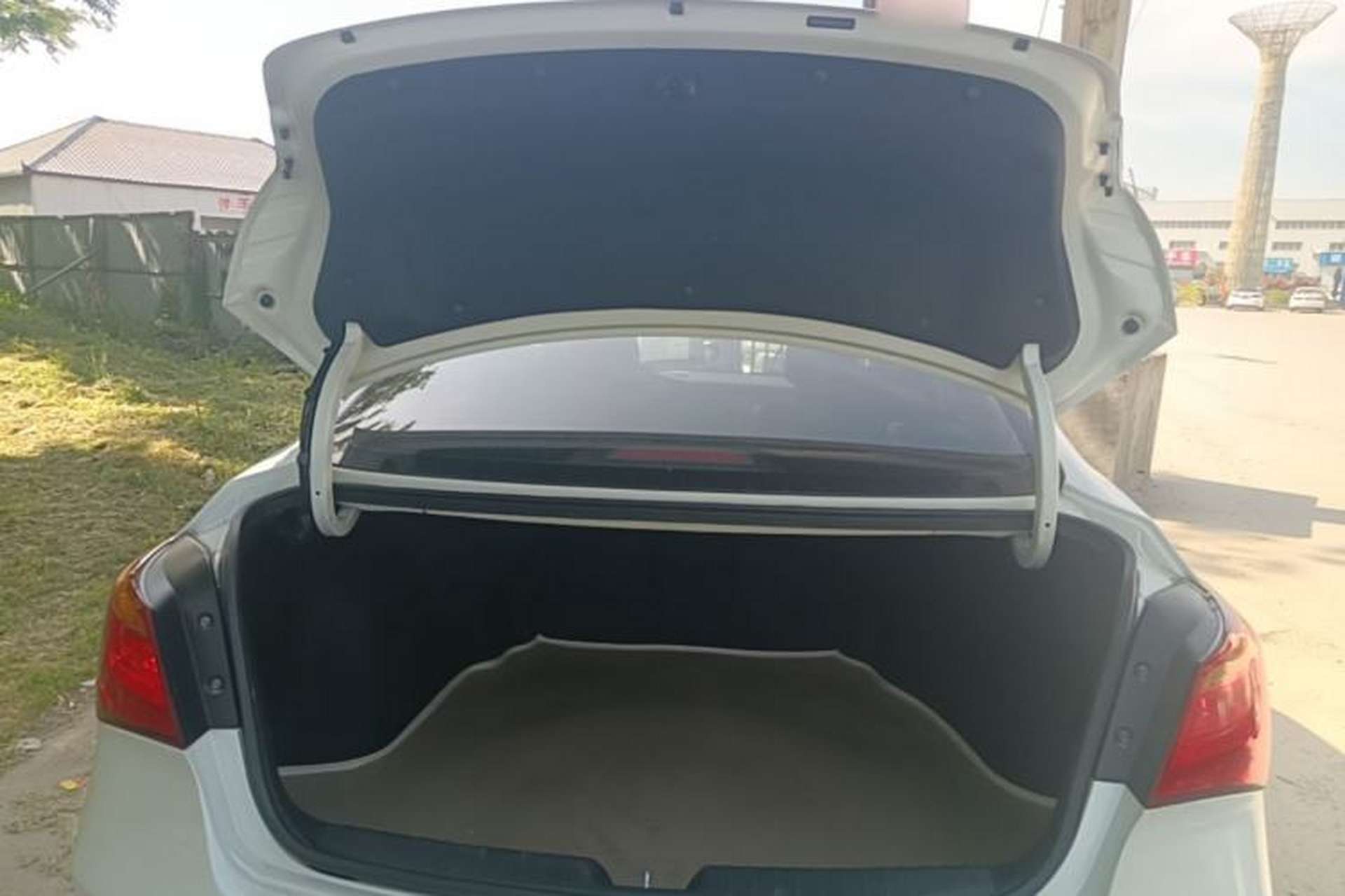 Used Hyundai Mistra 2014 1.8L Automatic Smart GLS Trunk