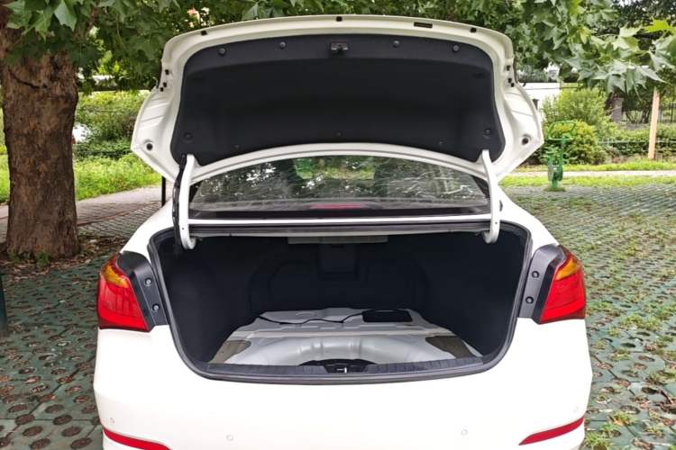 Used Hyundai Mistra 2014 1.8L Automatic Smart GLS Trunk