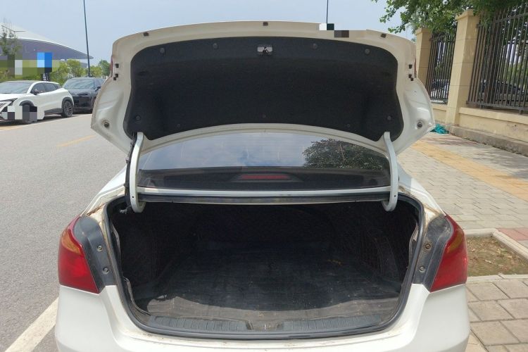 Used Hyundai Mistra 2014 1.8L Automatic Deluxe DLX Model Trunk