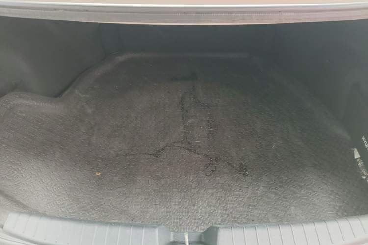 Used Hyundai Mistra 2014 1.8L Automatic Deluxe DLX Model Trunk