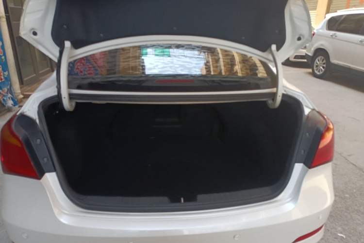 Used Hyundai Mistra 2014 1.8L Manual Comfort GL Model Trunk