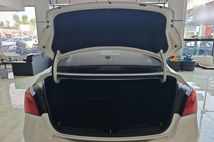 Used Hyundai Mistra 2014 1.8L Automatic Smart GLS Trunk