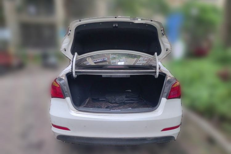 Used Hyundai Mistra 2014 1.8L Automatic Smart GLS Trunk