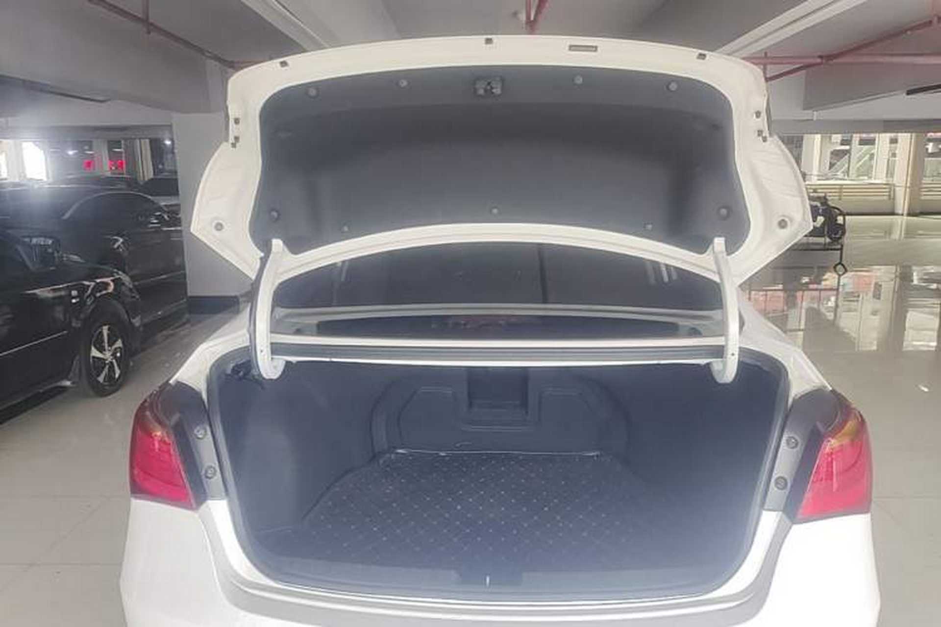 Used Hyundai Mistra 2014 1.8L Automatic Smart GLS Trunk