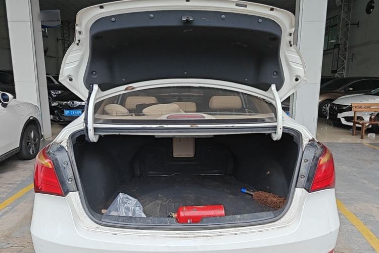 Used Hyundai Mistra 2014 1.8L Automatic Deluxe DLX Model Trunk