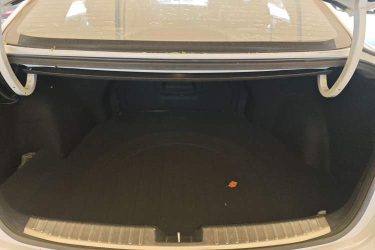 Used Hyundai Mistra 2014 1.8L Automatic Deluxe DLX Model Trunk