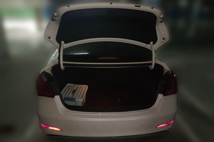 Used Hyundai Mistra 2014 1.8L Automatic Smart GLS Trunk
