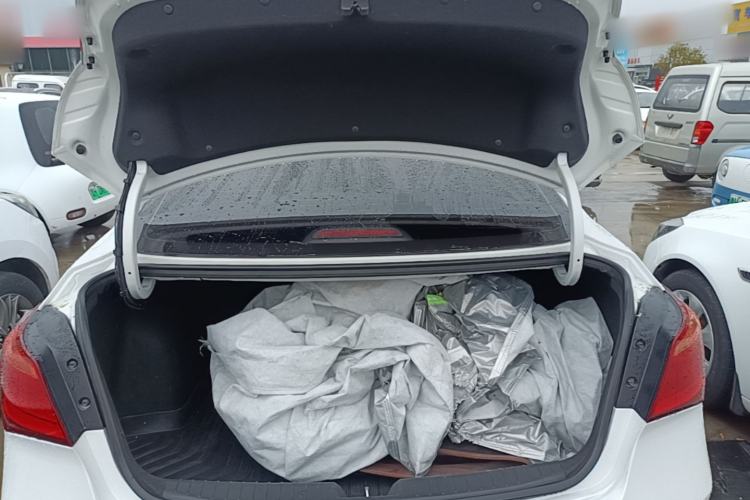 Used Hyundai Mistra 2014 1.8L Automatic Smart GLS Trunk