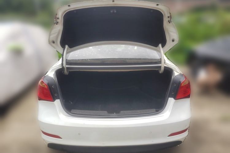 Used Hyundai Mistra 2014 1.8L Automatic Smart GLS Trunk