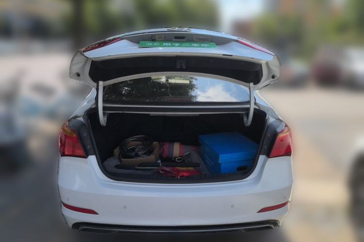 Used Hyundai Mistra 2014 1.8L Automatic Smart GLS Trunk