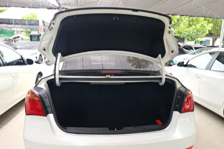 Used Hyundai Mistra 2014 1.8L Automatic Deluxe DLX Model Trunk