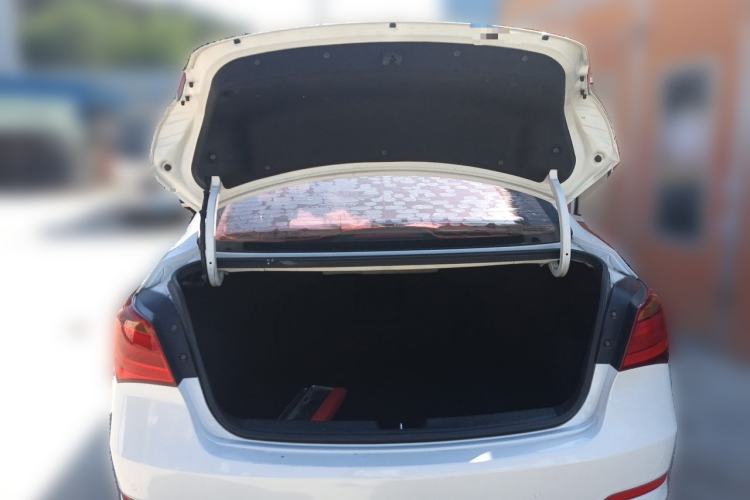 Used Hyundai Mistra 2014 1.8L Automatic Smart GLS Trunk