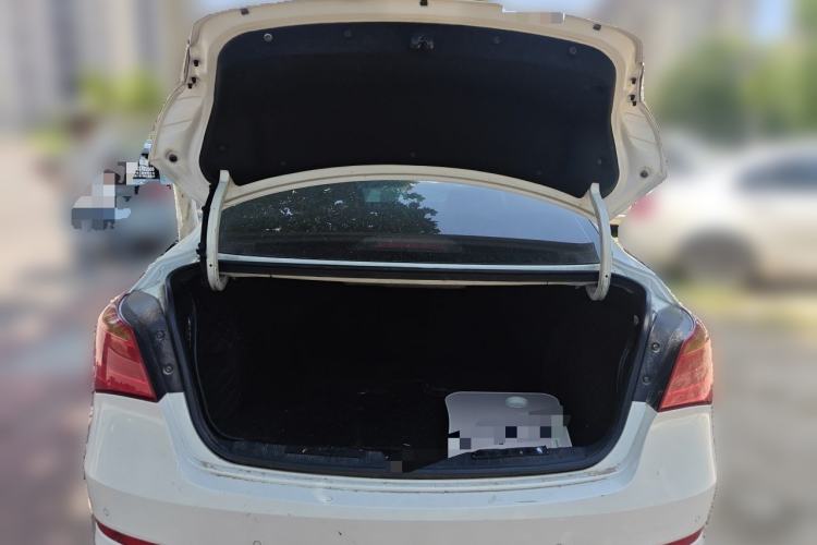 Used Hyundai Mistra 2014 1.8L Automatic Smart GLS Trunk