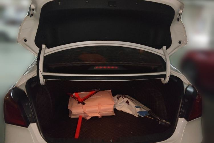 Used Hyundai Mistra 2014 1.8L Automatic Smart GLS Trunk