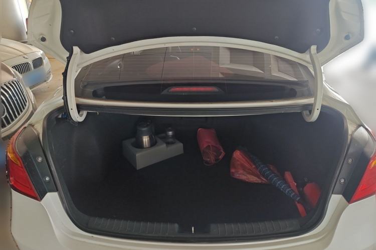 Used Hyundai Mistra 2014 1.8L Automatic Smart GLS Trunk