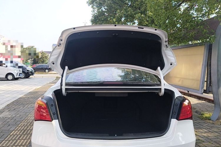 Used Hyundai Mistra 2014 1.8L Automatic Smart GLS Trunk
