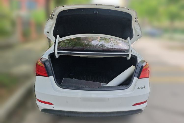 Used Hyundai Mistra 2014 1.8L Automatic Smart GLS Trunk