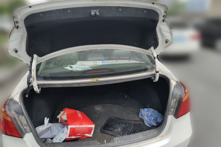 Used Hyundai Mistra 2014 1.8L Automatic Smart GLS Trunk