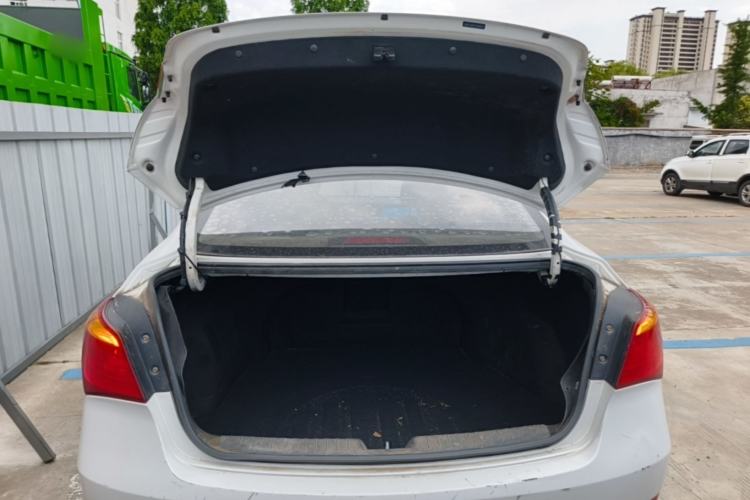 Used Hyundai Mistra 2014 1.8L Manual Comfort GL Model Trunk