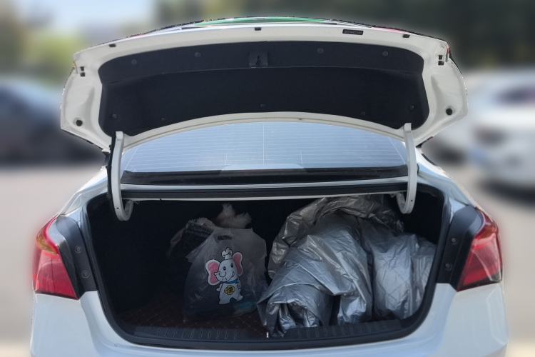 Used Hyundai Mistra 2014 1.8L Automatic Smart GLS Trunk
