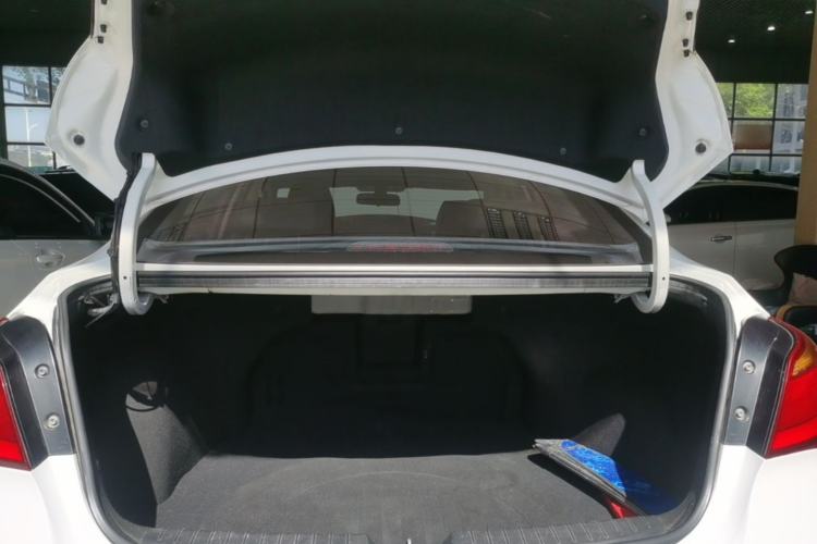 Used Hyundai Mistra 2014 1.8L Automatic Smart GLS Trunk