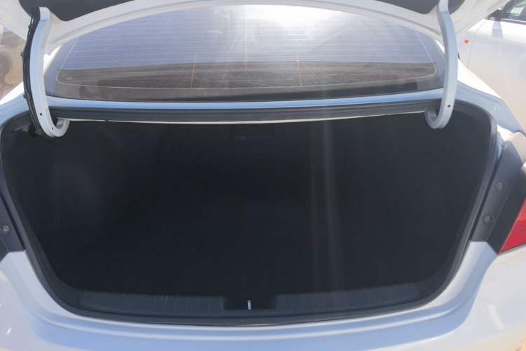 Used Hyundai Mistra 2014 1.8L Automatic Deluxe DLX Model Trunk