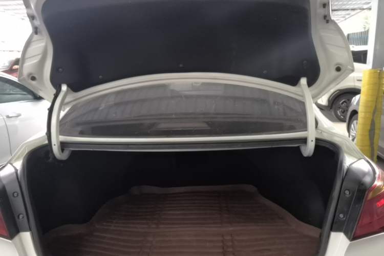 Used Hyundai Mistra 2014 1.8L Automatic Smart GLS Trunk