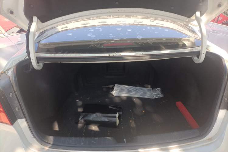 Used Hyundai Mistra 2014 1.8L Automatic Smart GLS Trunk
