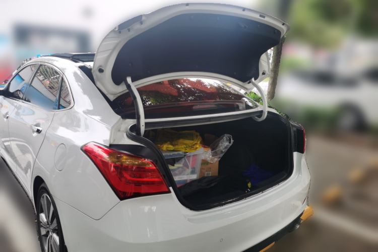 Used Hyundai Mistra 2014 1.8L Automatic Deluxe DLX Model Trunk