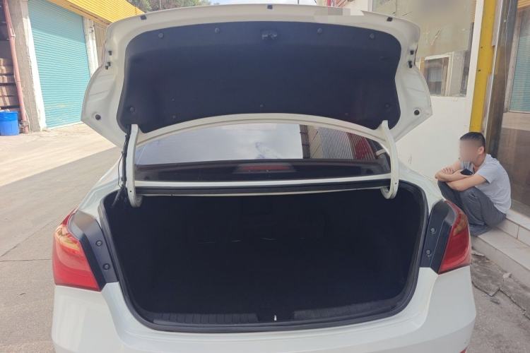 Used Hyundai Mistra 2014 1.8L Automatic Smart GLS Trunk
