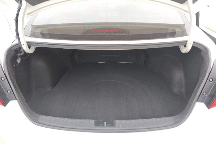Used Hyundai Mistra 2014 1.8L Automatic Smart GLS Trunk