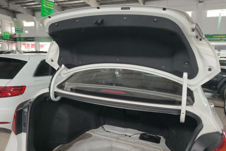Used Hyundai Mistra 2014 1.8L Automatic Smart GLS Trunk