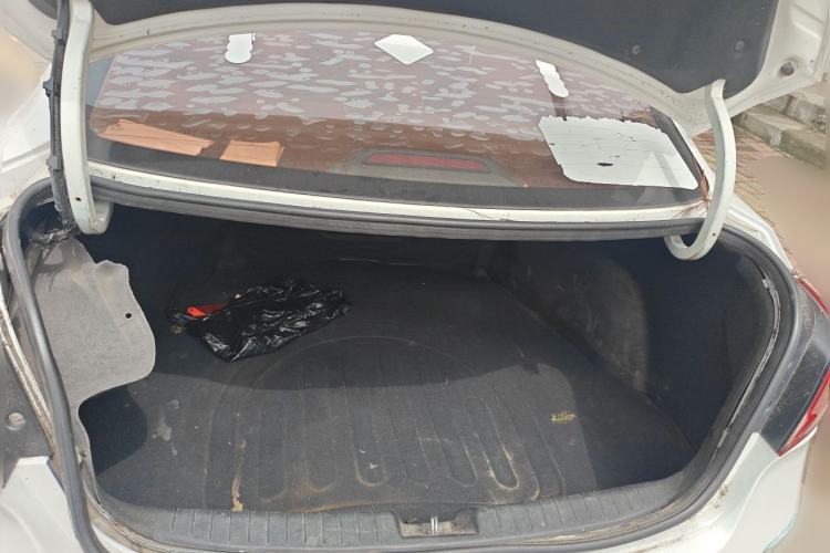 Used Hyundai Mistra 2014 1.8L Automatic Smart GLS Trunk