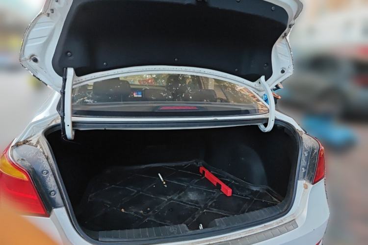 Used Hyundai Mistra 2014 1.8L Automatic Deluxe DLX Model Trunk