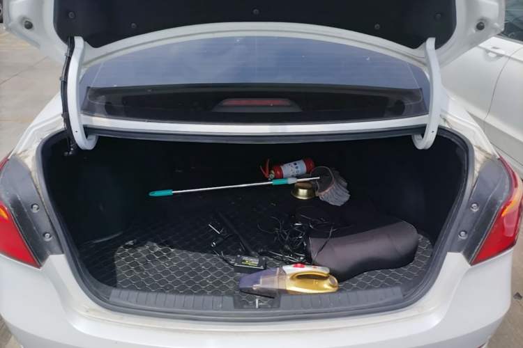 Used Hyundai Mistra 2014 1.8L Automatic Deluxe DLX Model Trunk