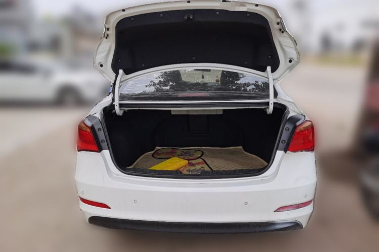 Used Hyundai Mistra 2014 1.8L Automatic Smart GLS Trunk