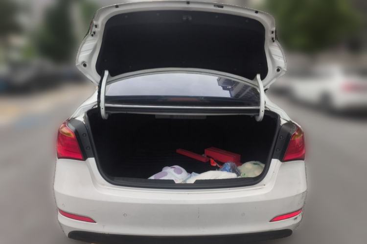 Used Hyundai Mistra 2014 1.8L Automatic Smart GLS Trunk