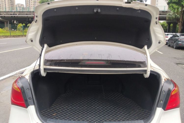 Used Hyundai Mistra 2014 1.8L Automatic Deluxe DLX Model Trunk