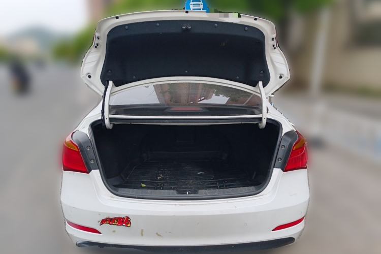 Used Hyundai Mistra 2014 1.8L Automatic Smart GLS Trunk