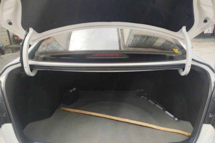 Used Hyundai Mistra 2014 1.8L Automatic Deluxe DLX Model Trunk