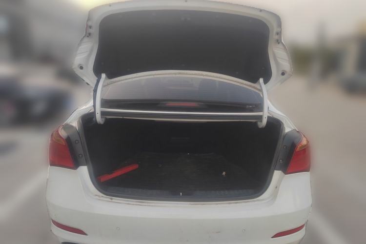 Used Hyundai Mistra 2014 1.8L Automatic Smart GLS Trunk