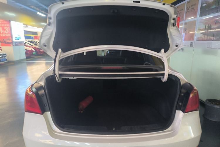 Used Hyundai Mistra 2014 1.8L Automatic Smart GLS Trunk