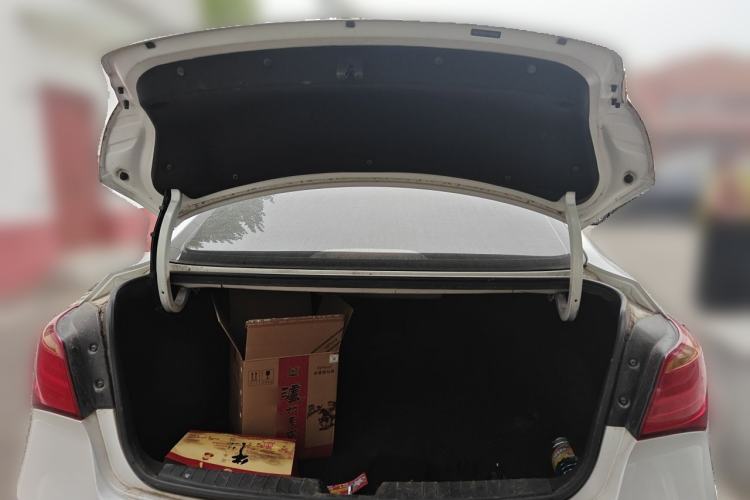 Used Hyundai Mistra 2014 1.8L Automatic Deluxe DLX Model Trunk