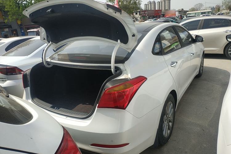 Used Hyundai Mistra 2014 1.8L Automatic Smart GLS Trunk