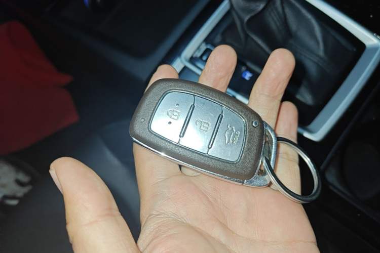 Used Hyundai Mistra 2014 1.8L Automatic Smart GLS Vehicle Key