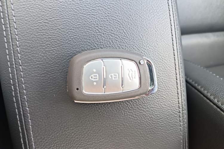 Used Hyundai Mistra 2014 1.8L Automatic Smart GLS Vehicle Key