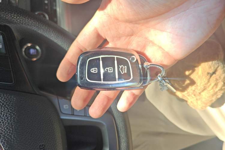 Used Hyundai Mistra 2014 1.8L Automatic Smart GLS Vehicle Key
