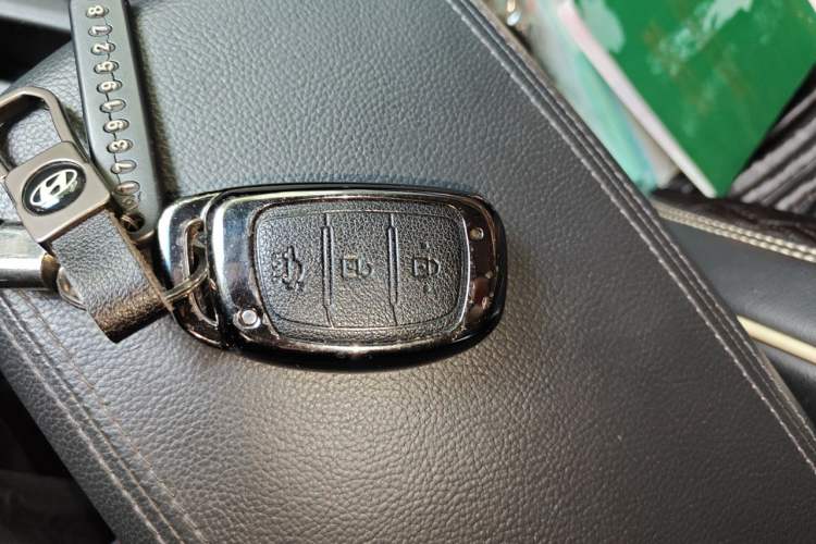 Used Hyundai Mistra 2014 1.8L Automatic Smart GLS Vehicle Key