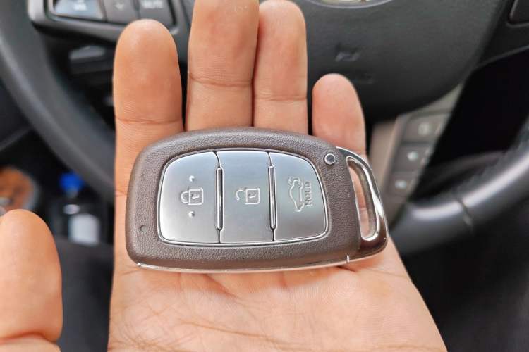 Used Hyundai Mistra 2014 1.8L Automatic Deluxe DLX Model Vehicle Key